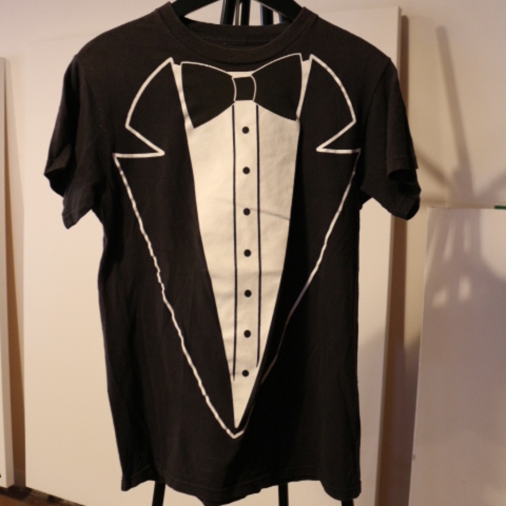 VINTAGE TUXEDO TEE SHIRT | SMALL